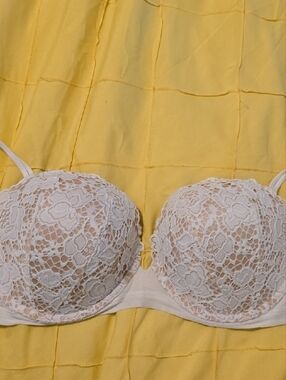 Victoria's Secret Cream Lace Multi-Way Bra